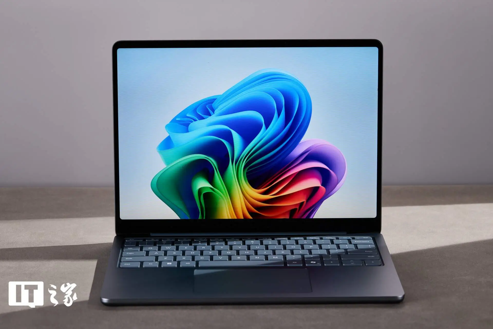 WhatsApp_ 微软 Surface Laptop 13 性能 _Surface Laptop 13 英寸版 评测 